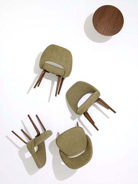 Knoll Saarinen - Executive Armless Chair with Wood Legs