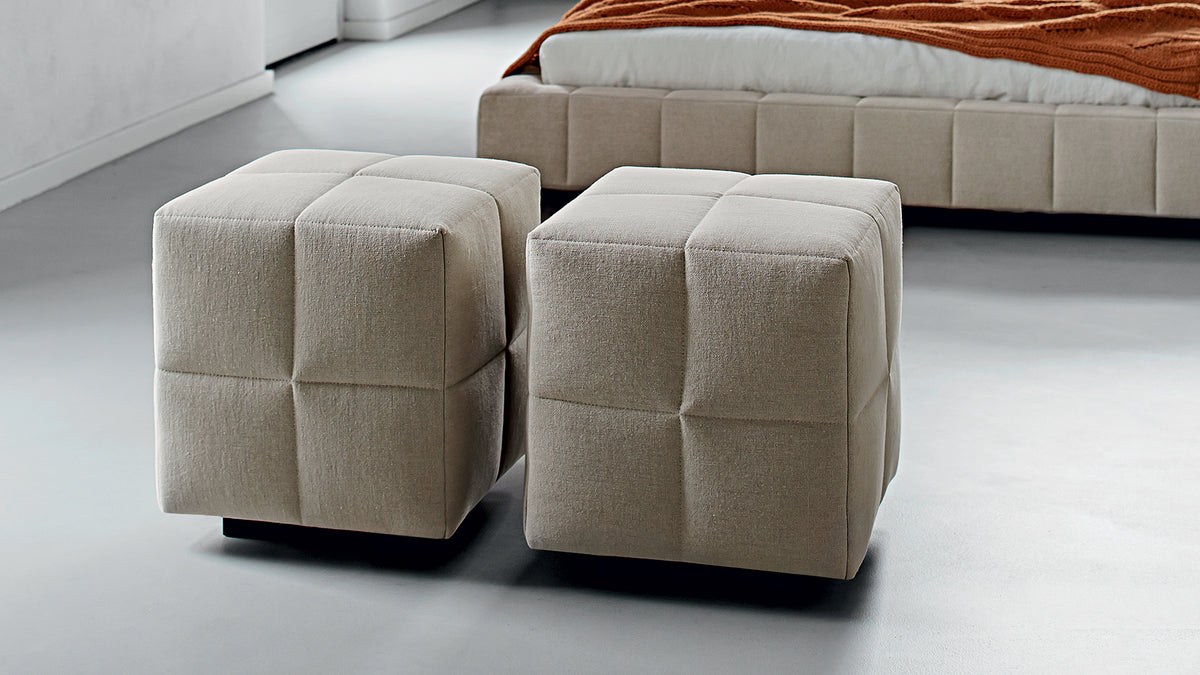 Squaring bench and pouf