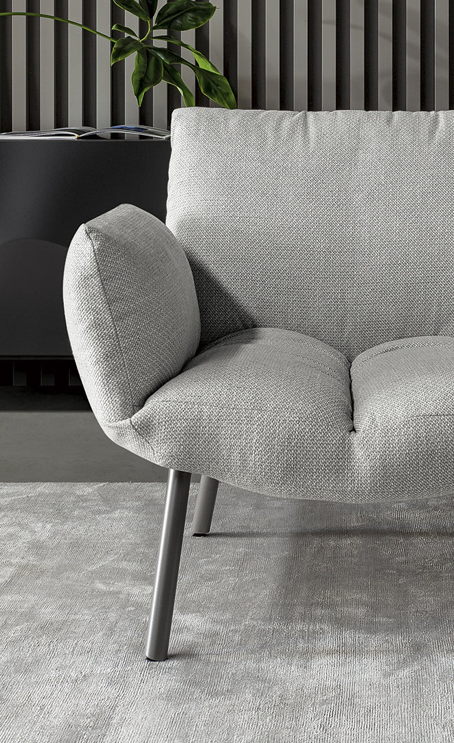 Pil armchair