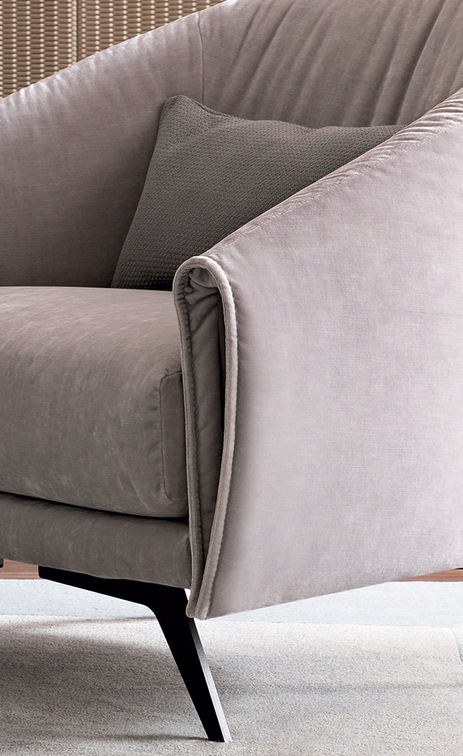 Saddle armchair