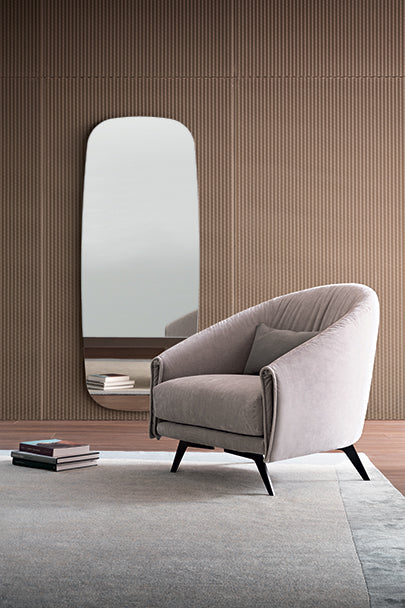 Saddle armchair