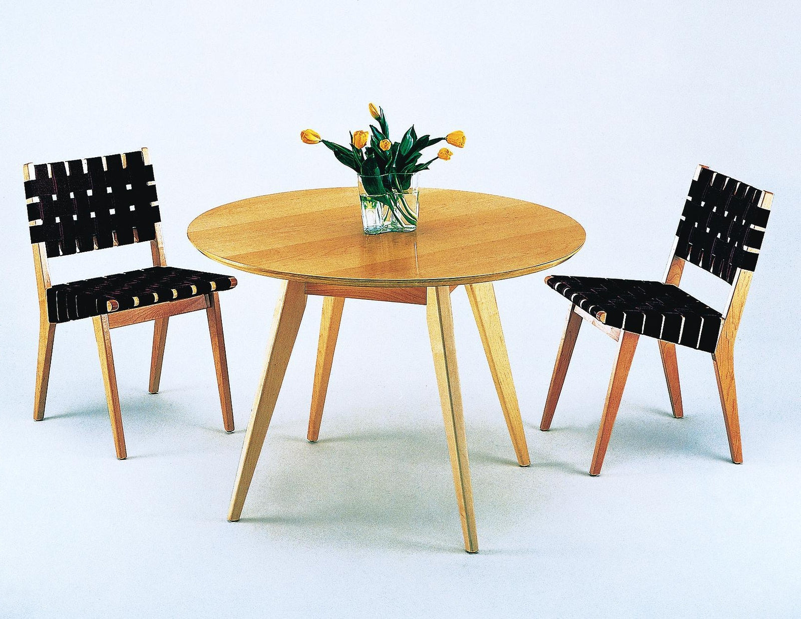 Knoll Jens Risom - Round Dining Table