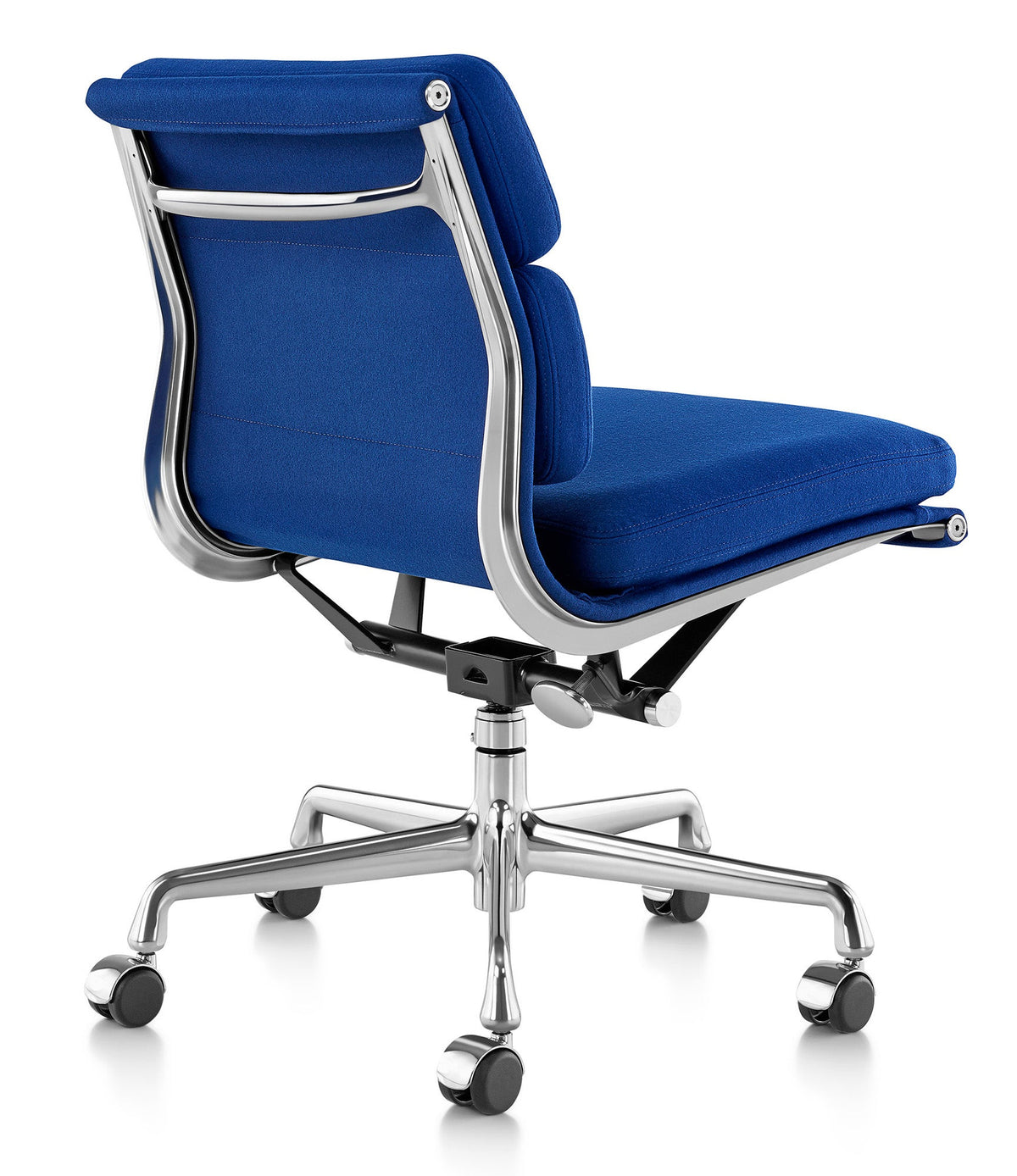Herman Miller Eames® Soft Pad Management Chair