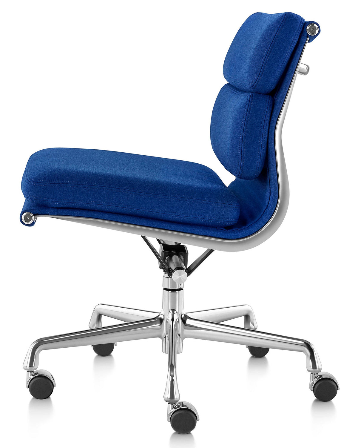 Herman Miller Eames® Soft Pad Management Chair