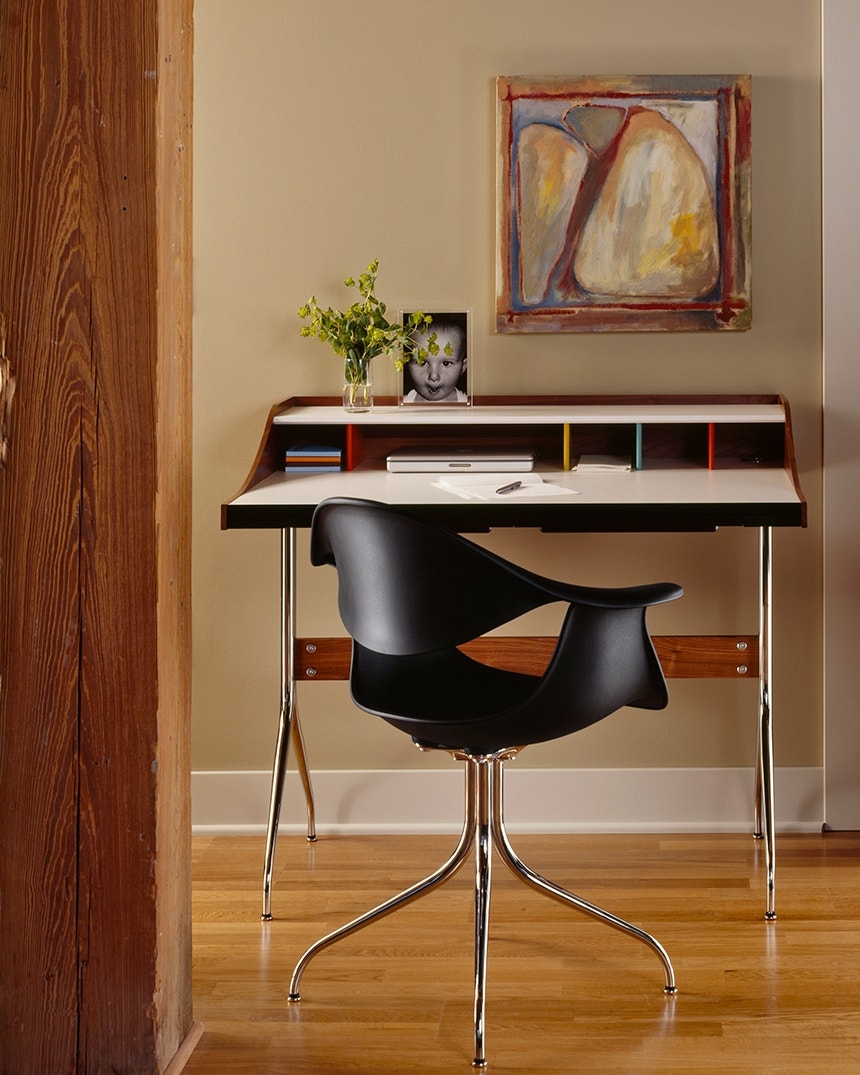 Herman Miller Nelson™ Swag Leg Desk