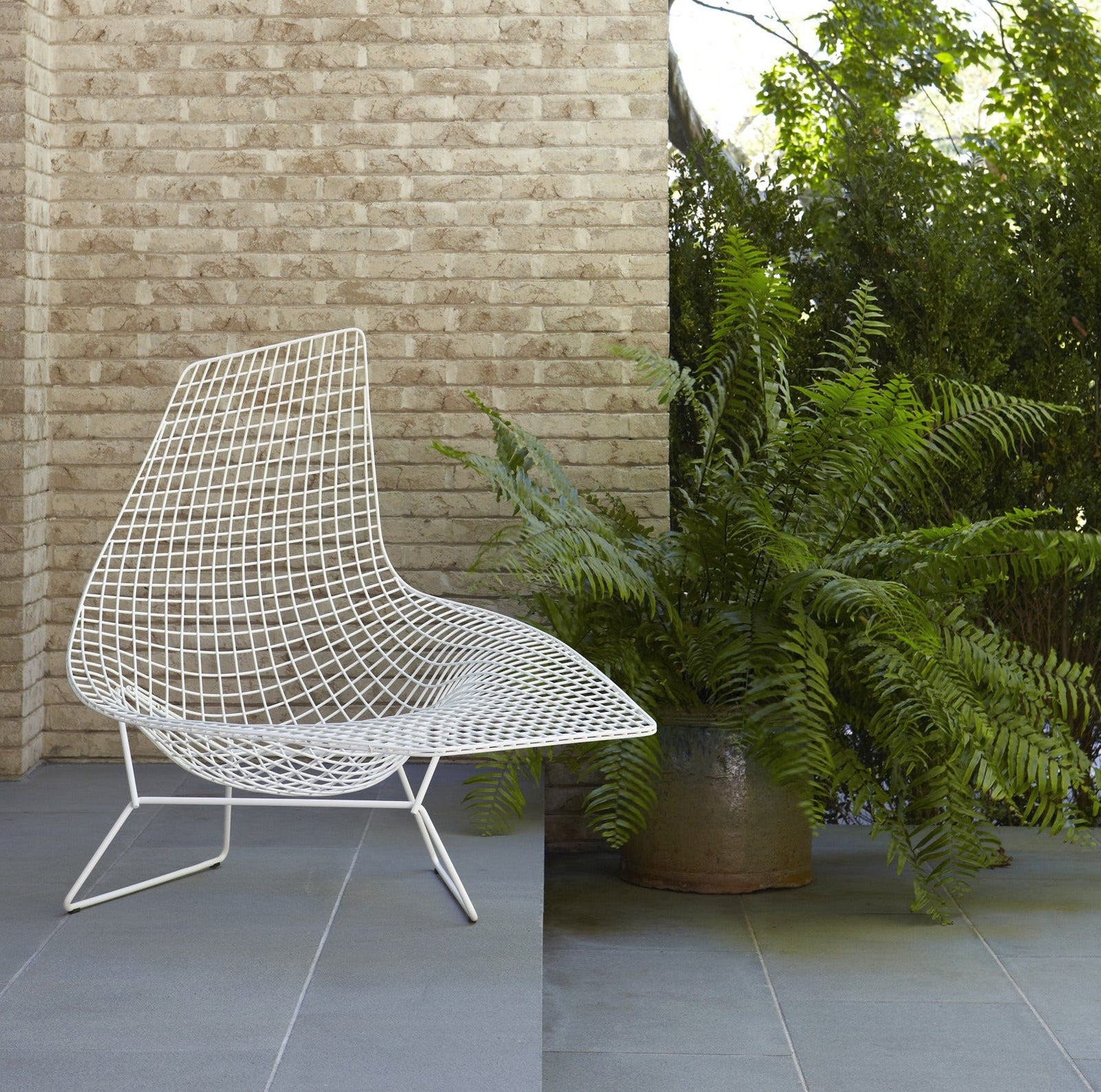 Knoll Harry Bertoia Asymmetric Chaise, Outdoor