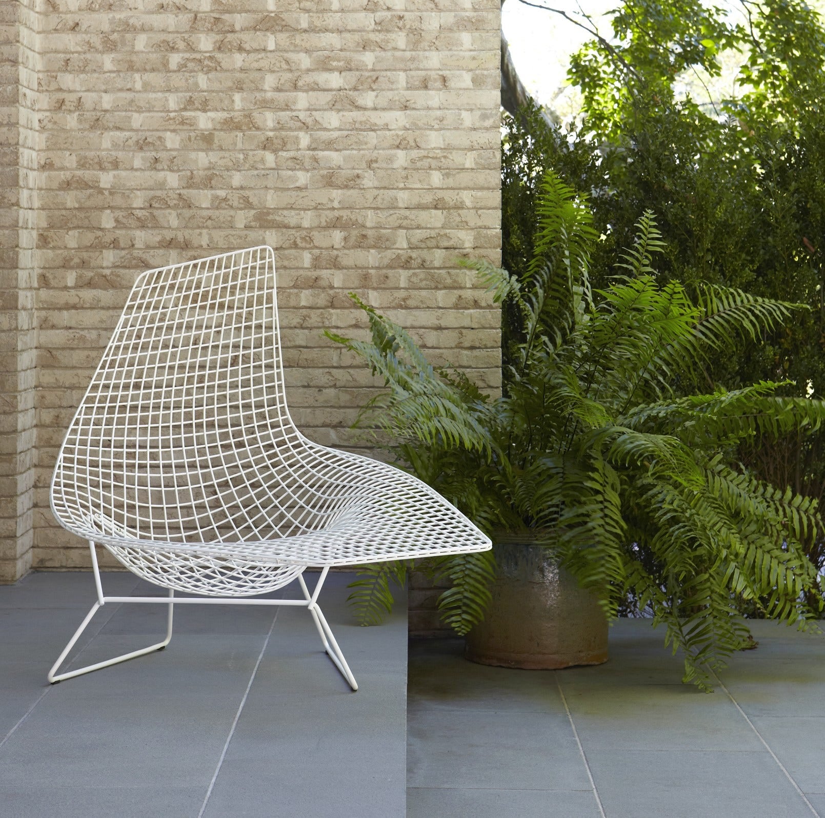 Knoll Harry Bertoia Asymmetric Chaise, Outdoor