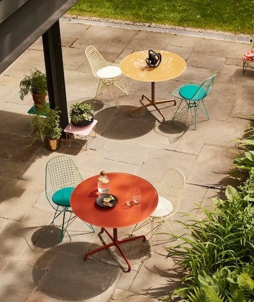 Herman Miller x HAY Eames® Round Outdoor Table