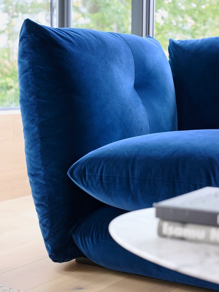 Knoll Perron Pillo Three Seater Sofa