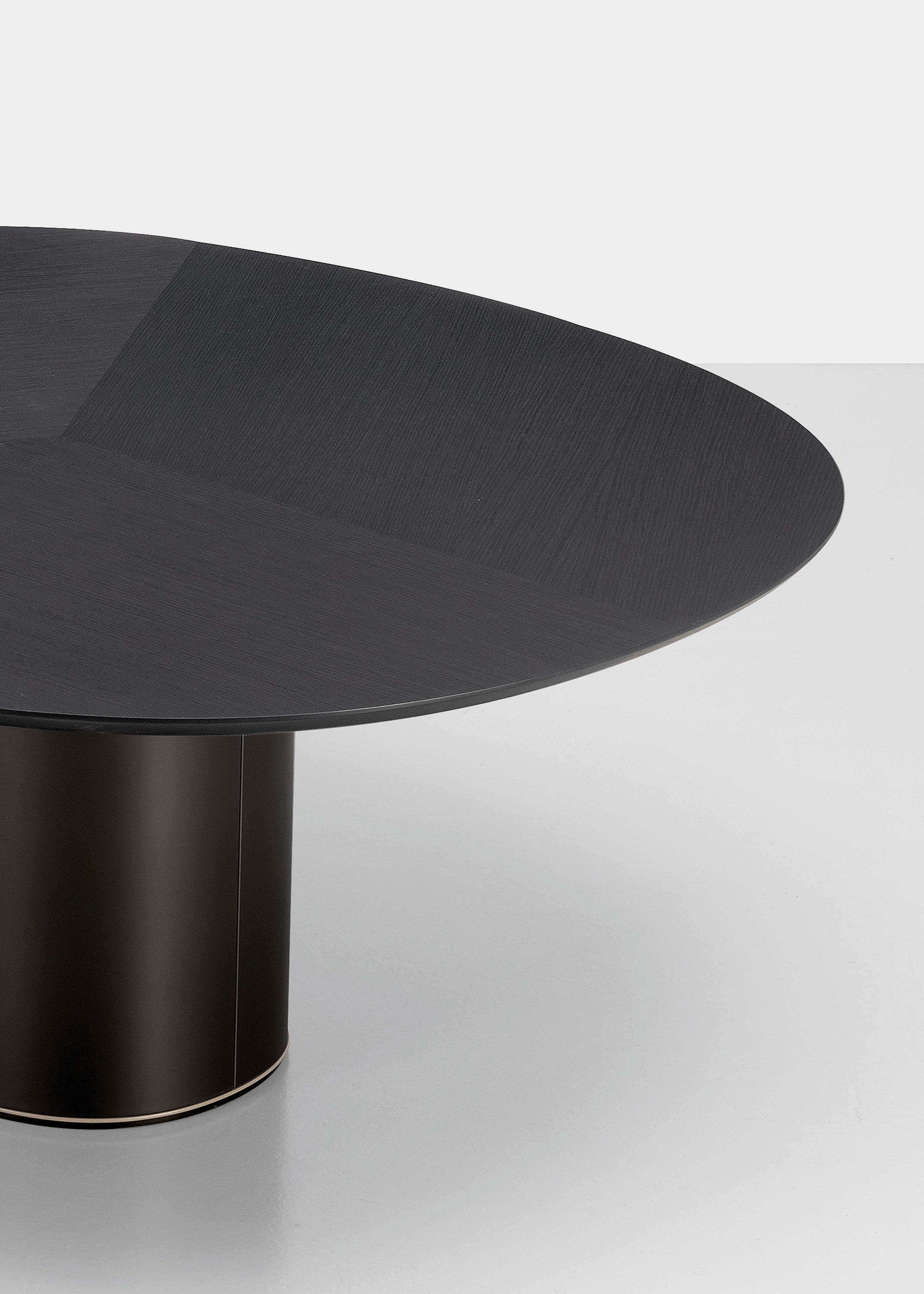 Holo Pillar Table