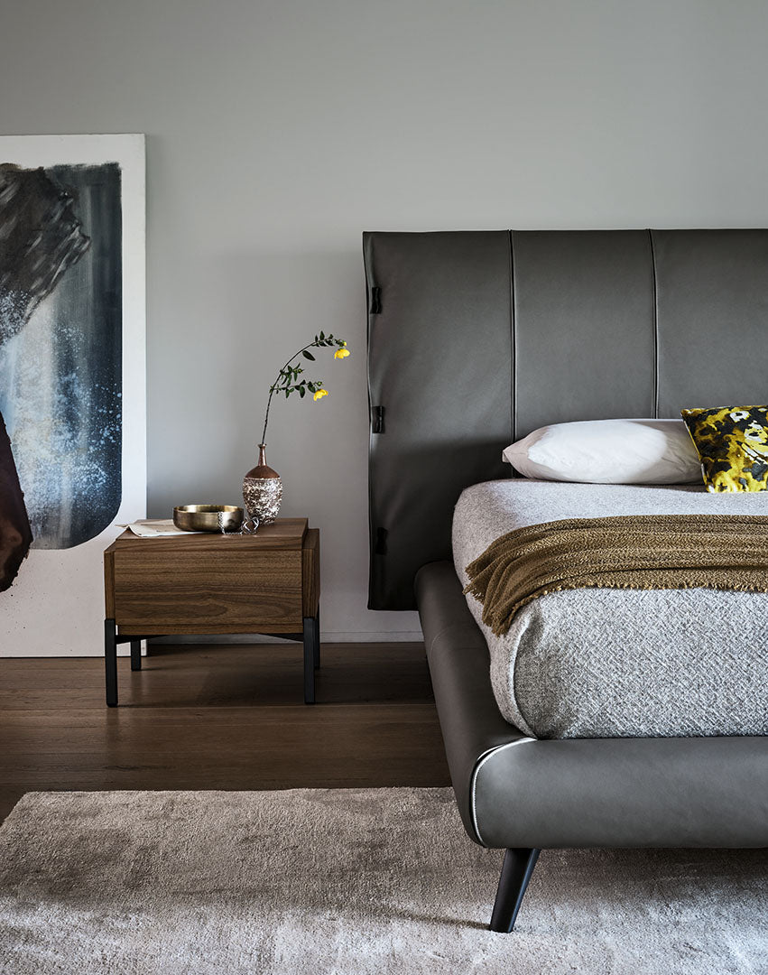 Cuff Bed