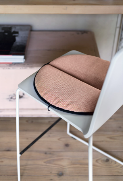 Chaise et tabouret Rama