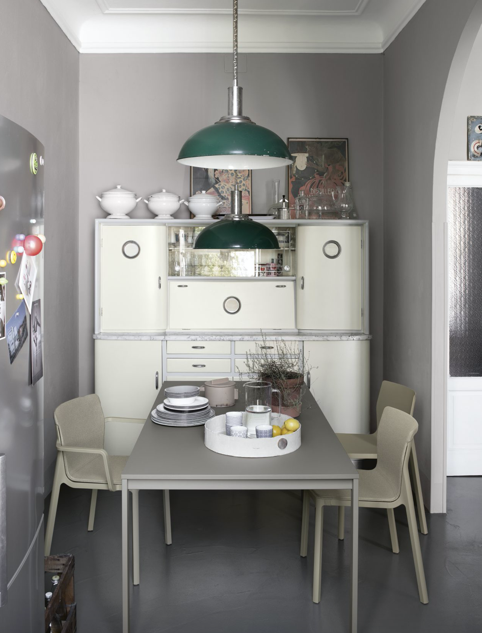 be—Easy Dining Table