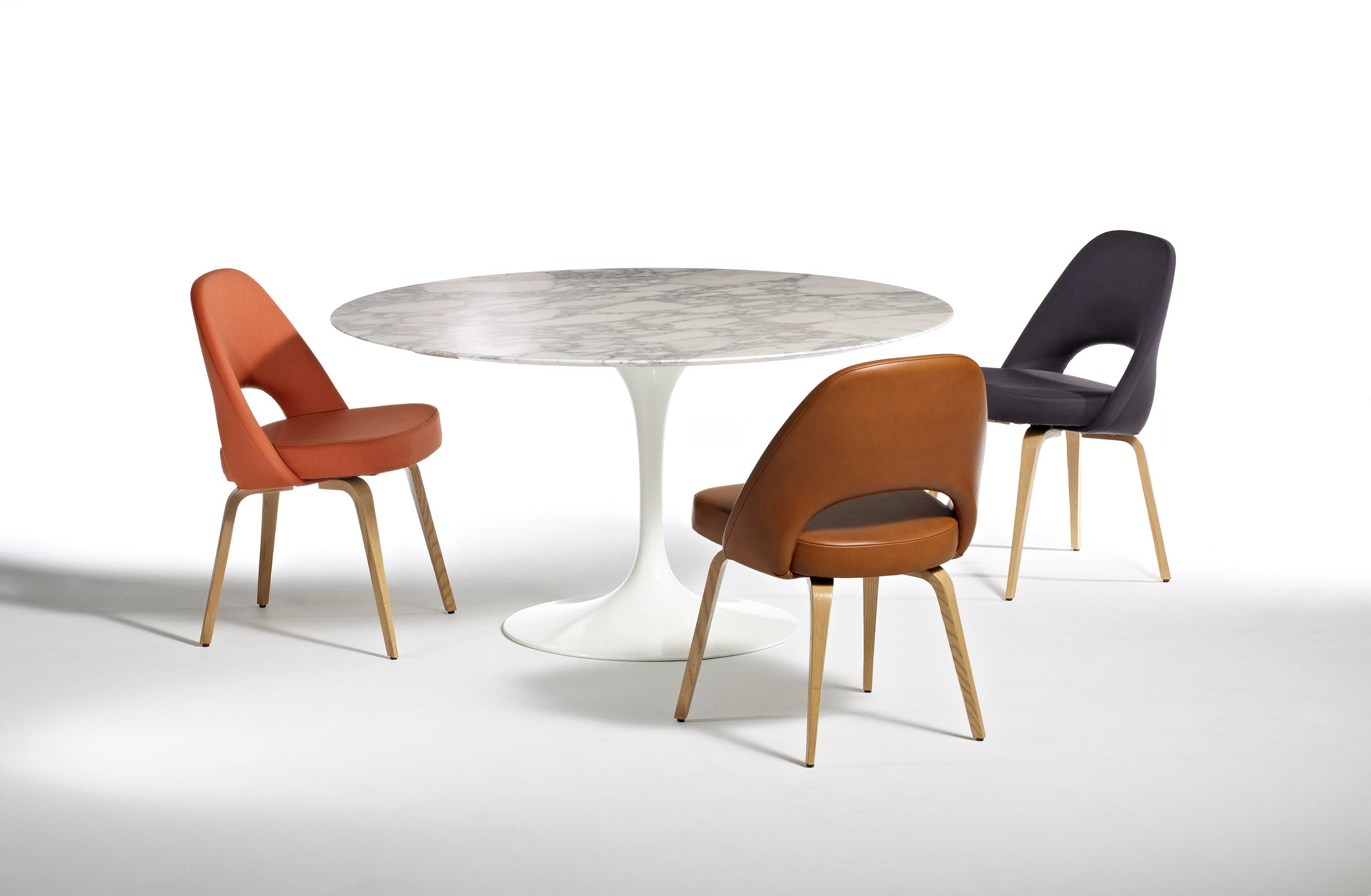 Knoll Saarinen - Executive Armless Chair with Wood Legs