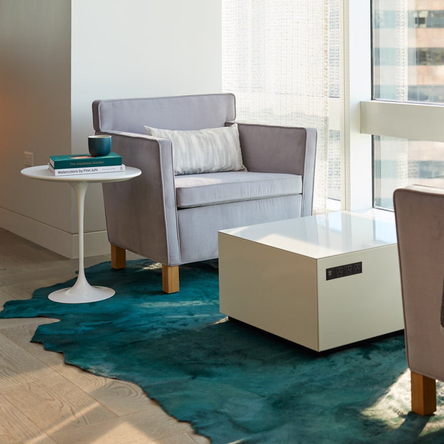 Knoll Saarinen - Oval Side Table