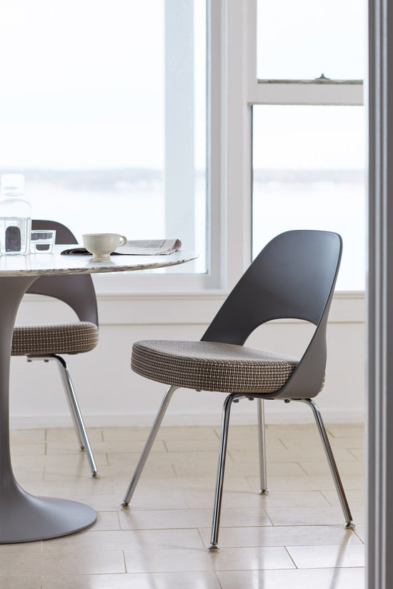 Knoll Saarinen - Executive Armless Chair with Plastic Back