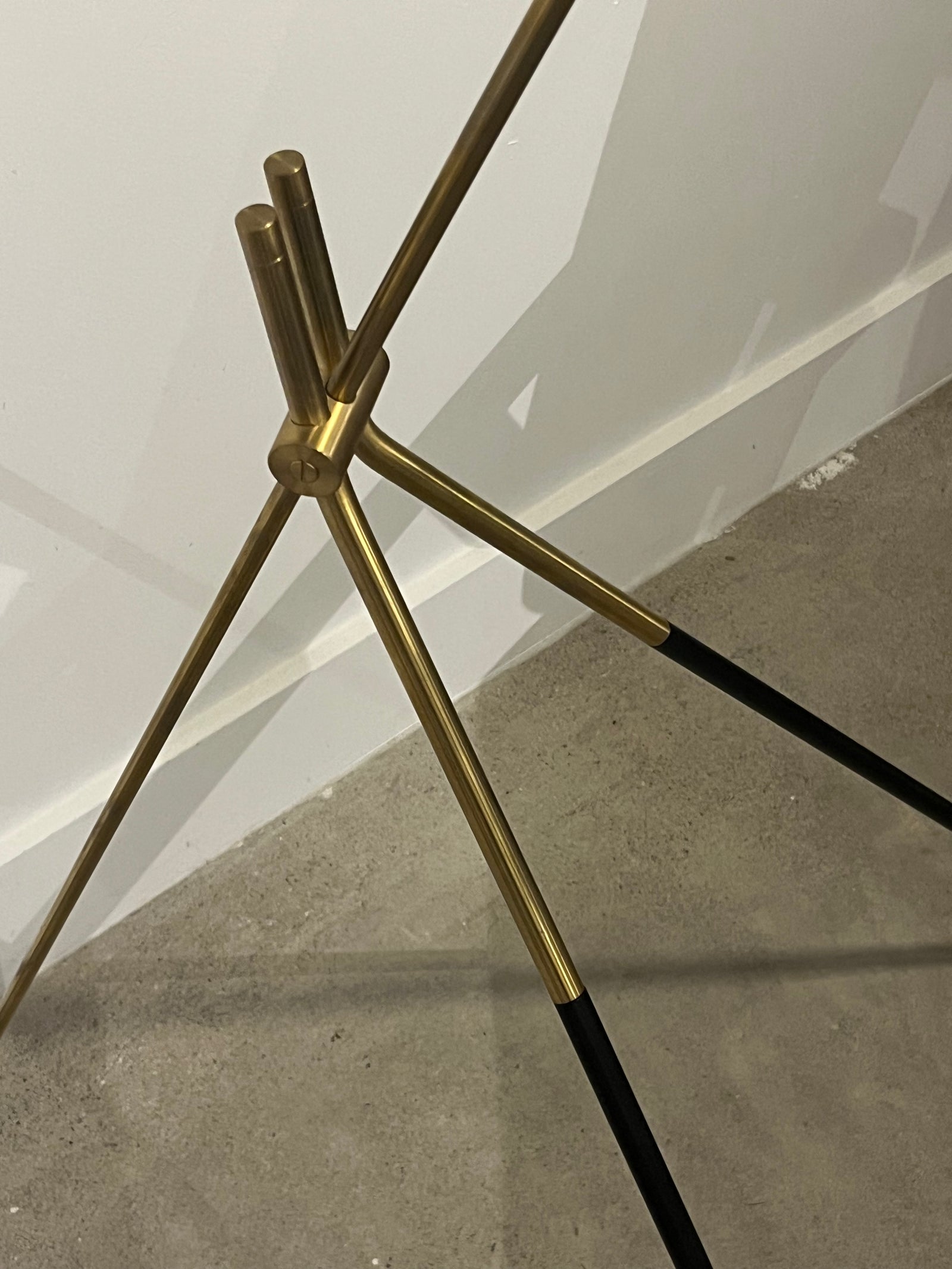 Lampadaire Cliff par Lambert & Fils