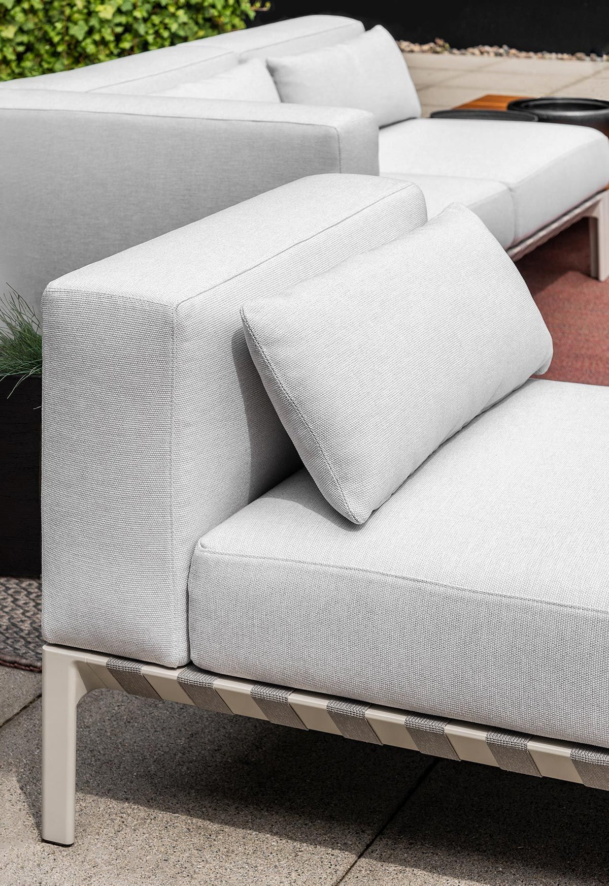 Outdoor Able Sofa by Bensen - gallery 7