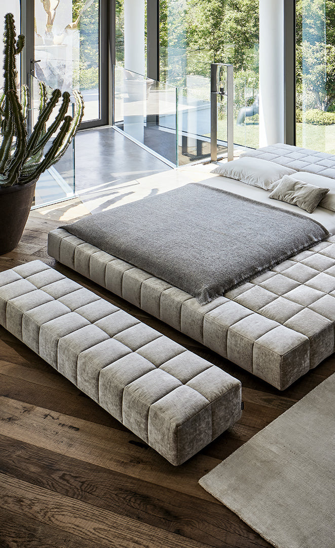 Squaring bench and pouf