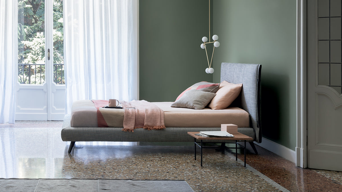 Cuff single bed