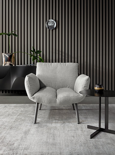 Pil armchair