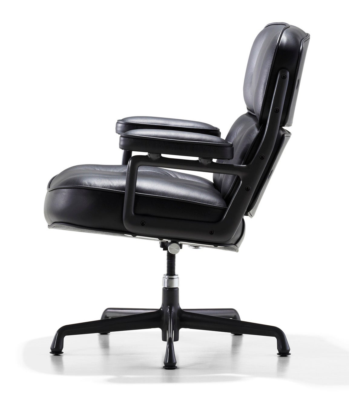 Herman Miller Eames® Executive Chair