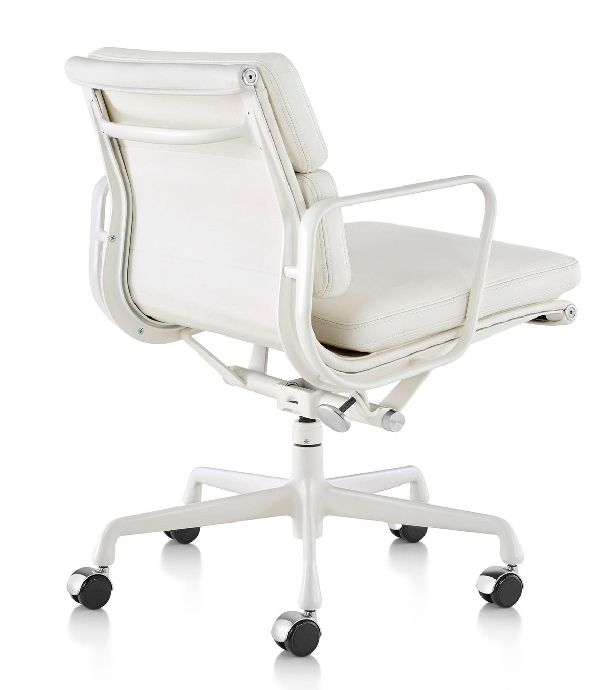 Herman Miller Eames® Soft Pad Management Chair