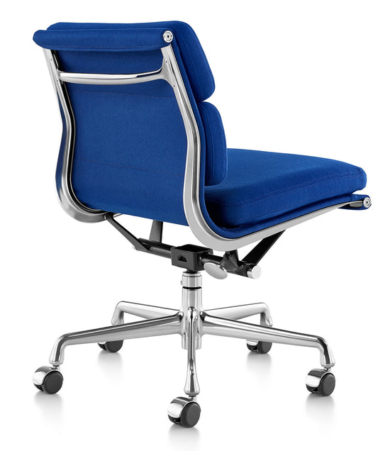 Herman Miller Eames® Soft Pad Management Chair