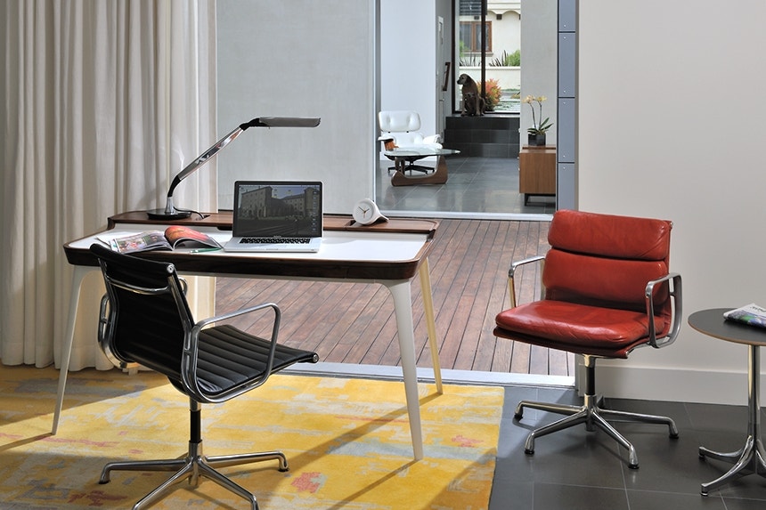 Herman Miller Eames® Soft Pad Management Chair