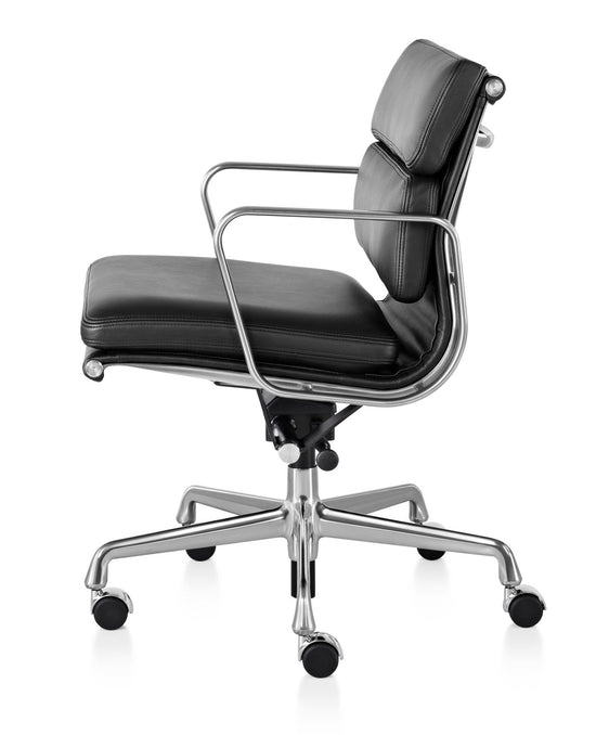 Herman Miller Eames® Soft Pad Management Chair
