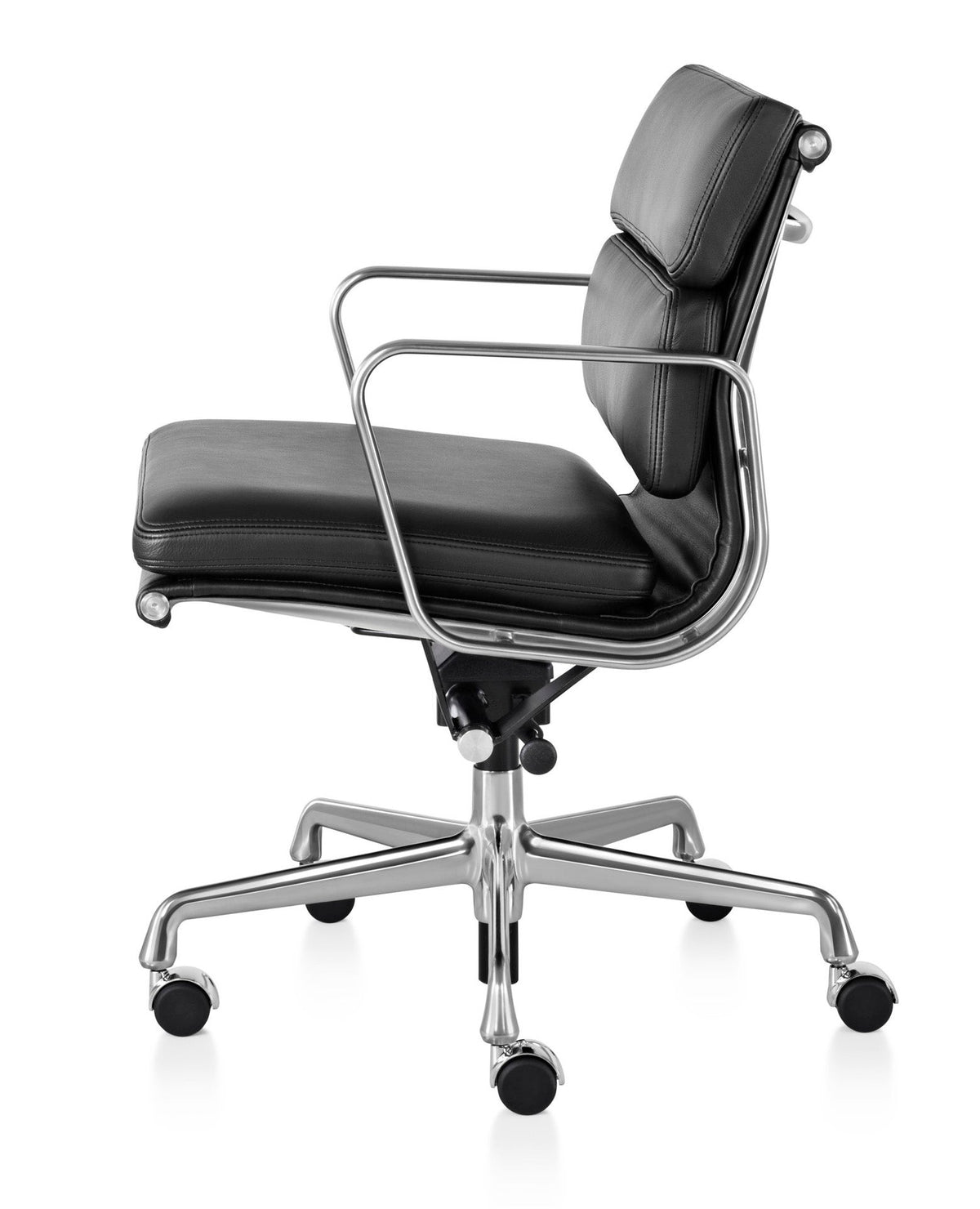 Herman Miller Eames® Soft Pad Management Chair