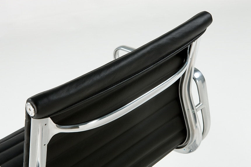 Herman Miller Eames® Aluminum Group Management Chair