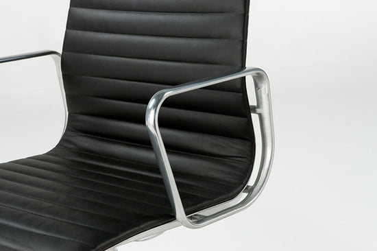 Herman Miller Eames® Aluminum Group Management Chair
