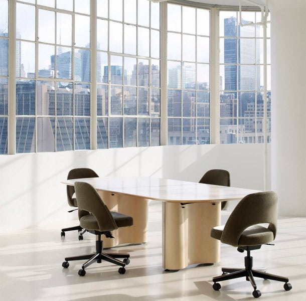 Knoll Saarinen - Executive Arm Chair with 5-Star Base