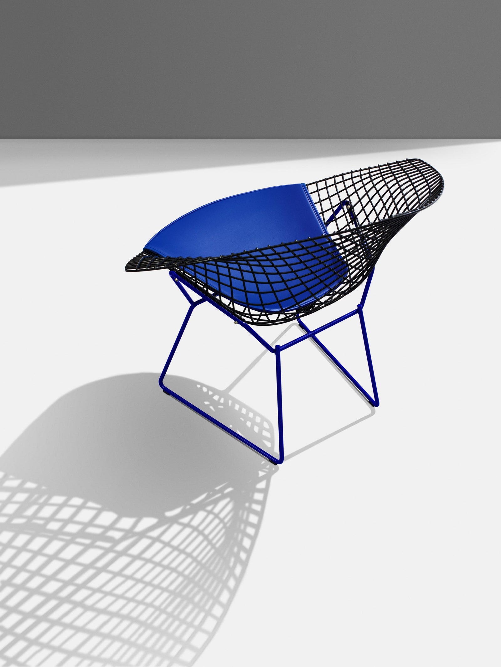 Knoll Harry Bertoia Two-Tone Diamond™ Lounge Chair