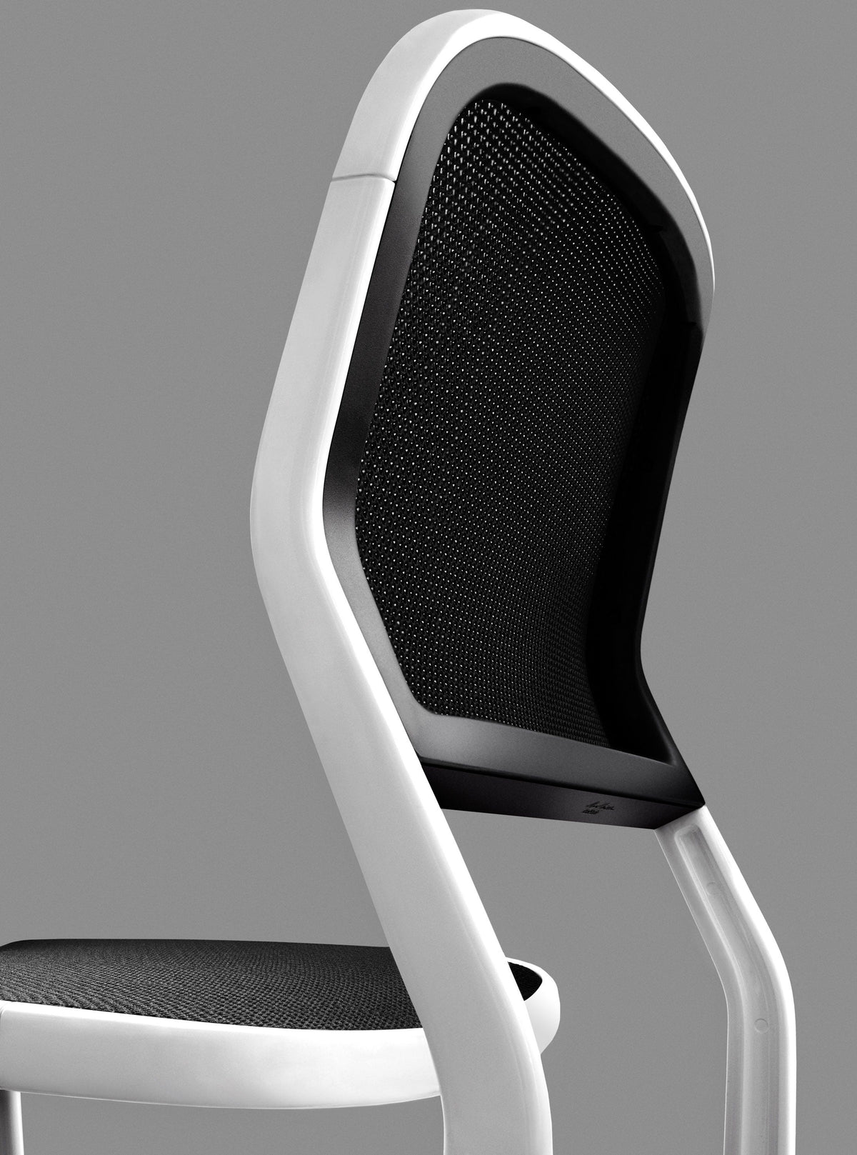 Knoll Newson Aluminum Chair