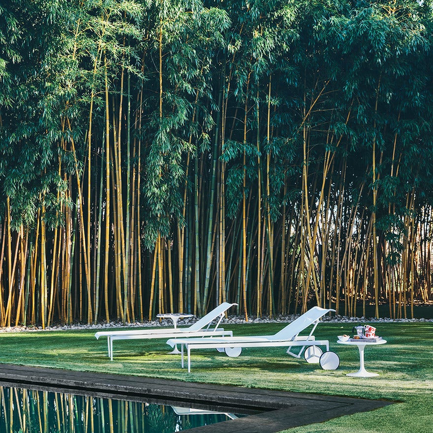 Knoll Saarinen - Round Side Table, Outdoor