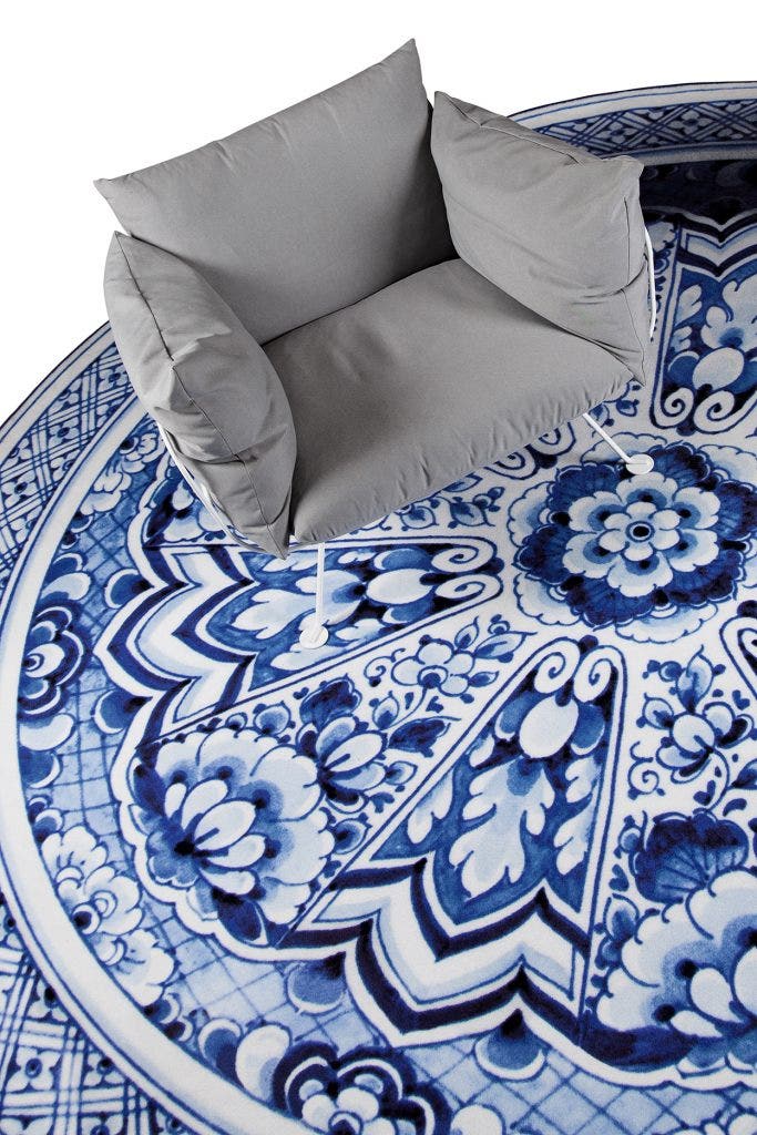 Moooi Single Shape Delft Blue Plate Carpet