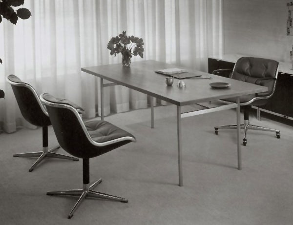 Knoll Charles Pollock - Executive Conference Chair with 4-Star Base