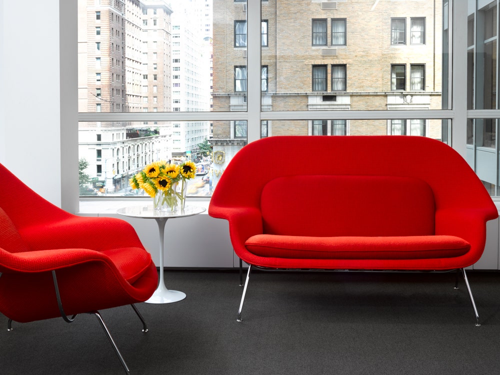 Knoll Saarinen - Womb® Settee