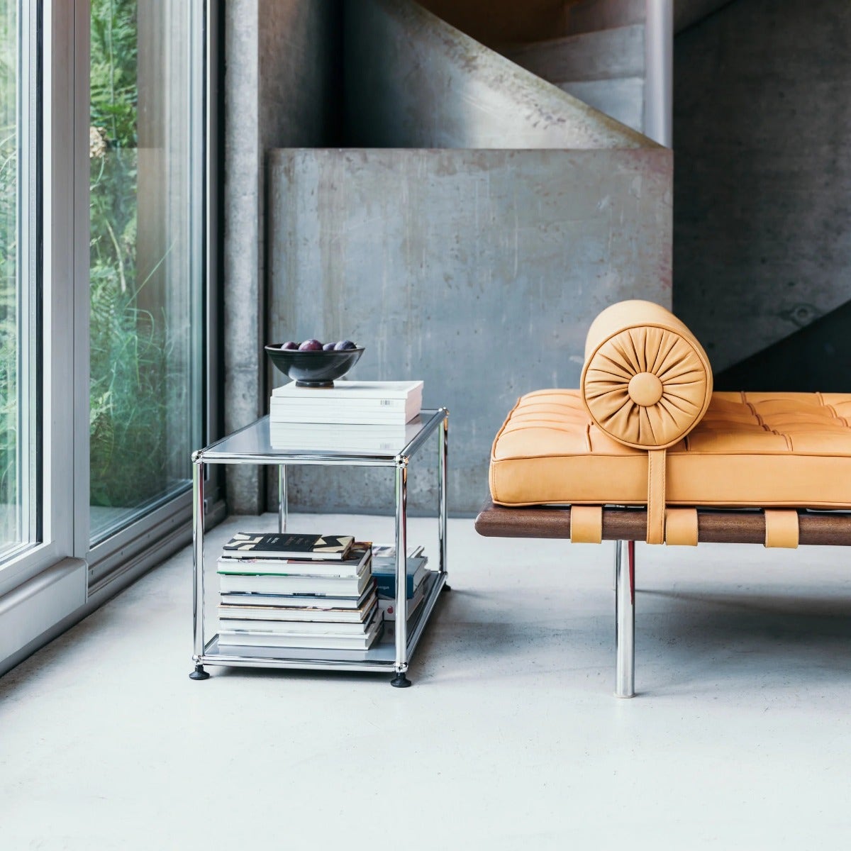 USM Haller Side Table M22