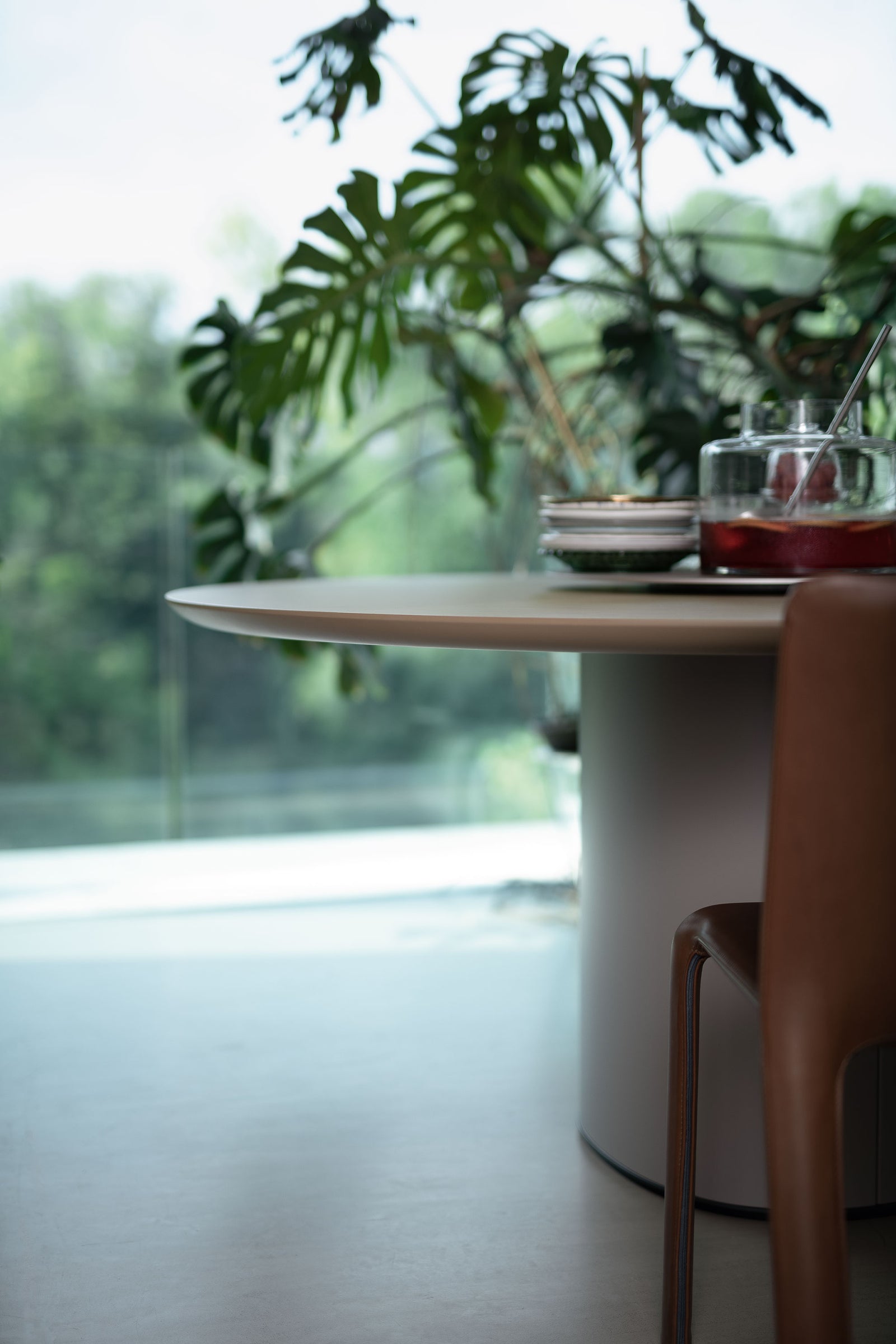 Table Holo Pillar