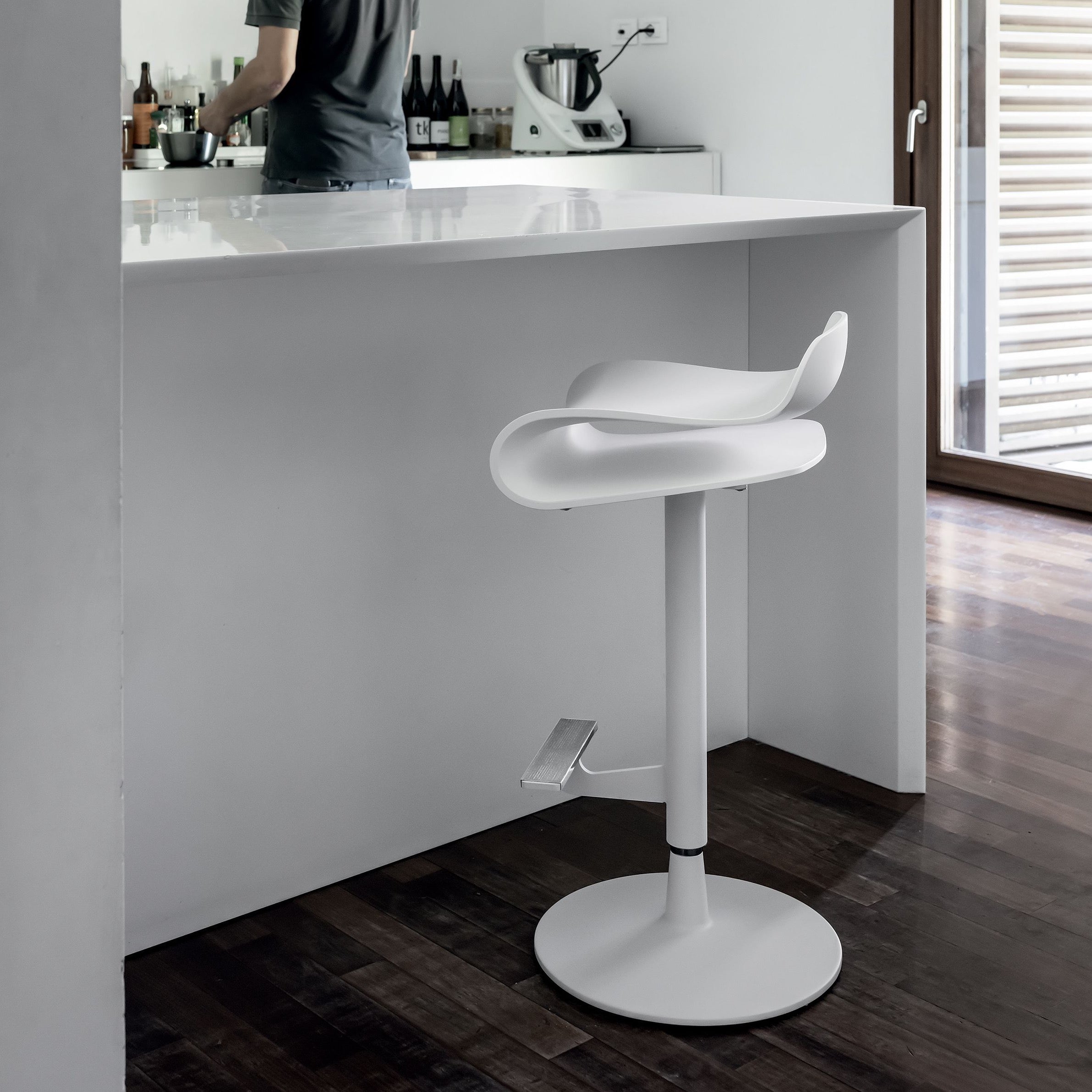 BCN Stool (Height Adjustable)