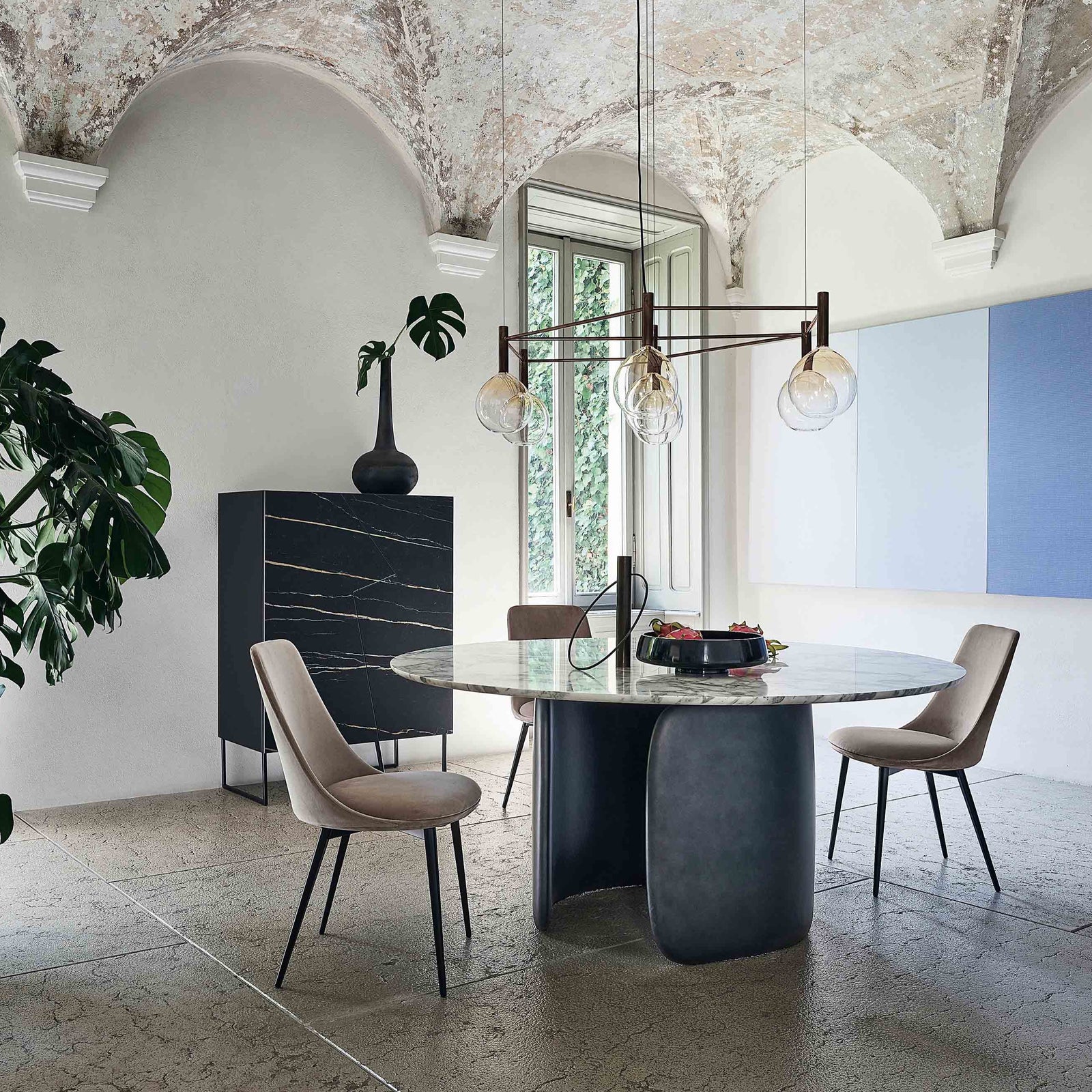 Mellow Dining Table