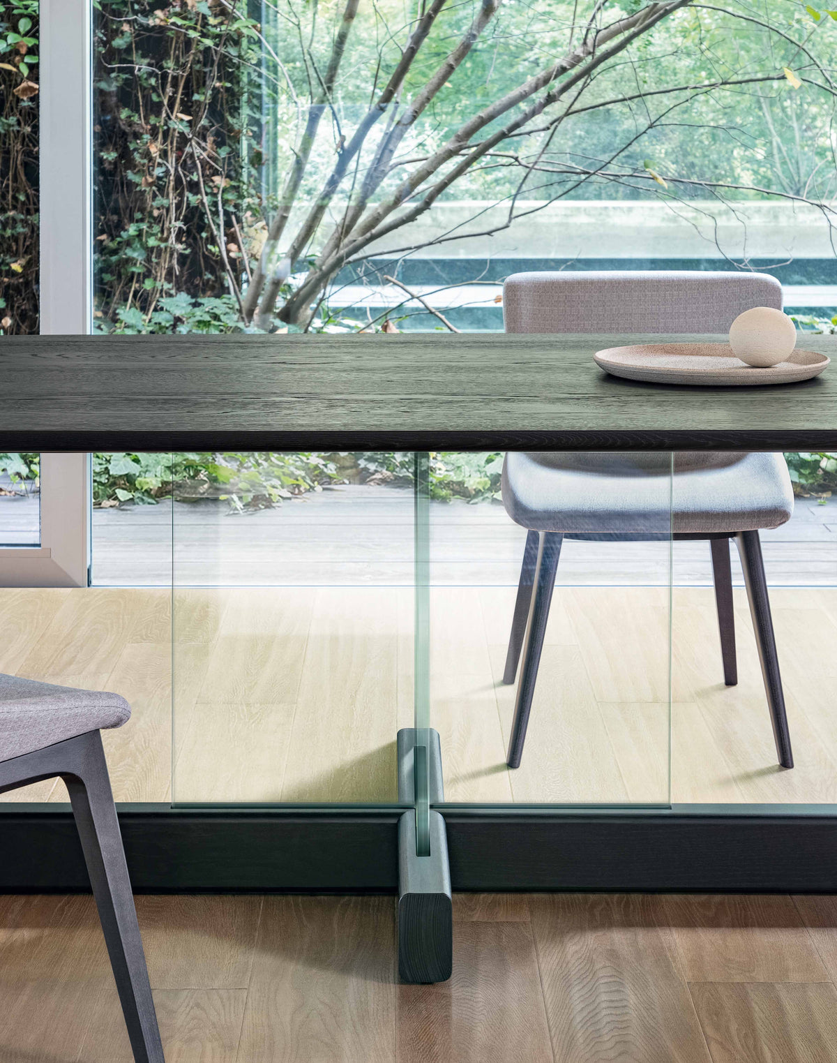 Table de salle à manger croisée