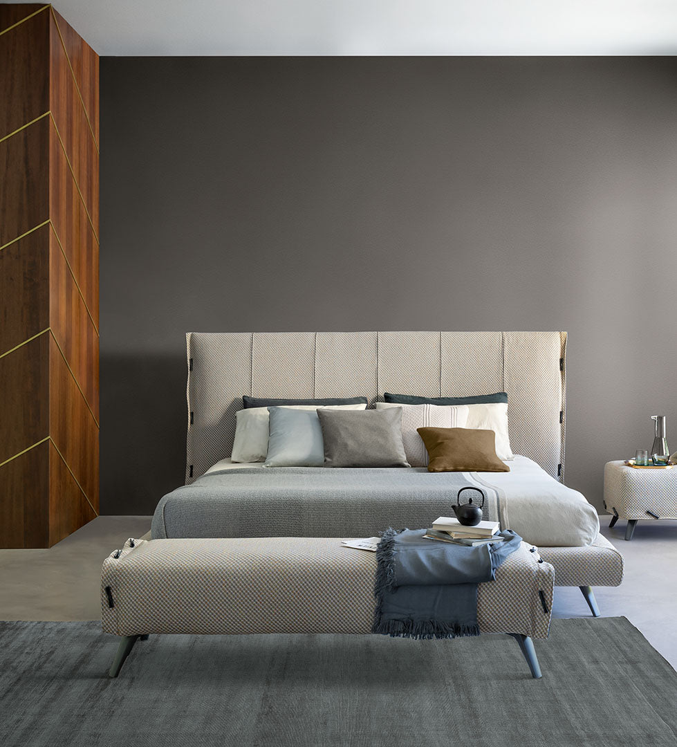 Cuff Bed