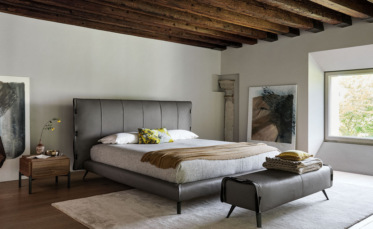 Cuff Bed