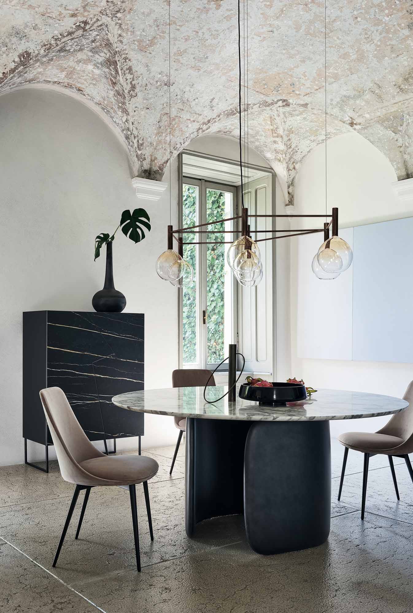 Mellow Dining Table