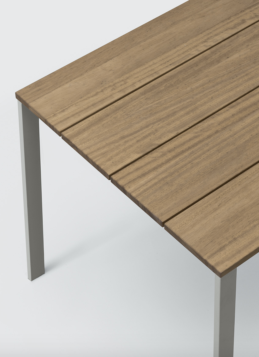 be—Easy Slatted Tables