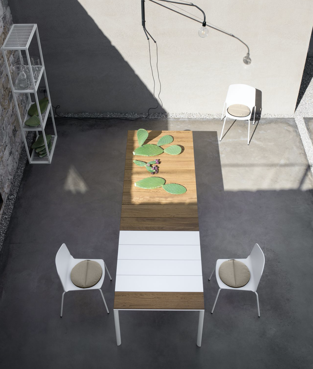 Table à manger d'extérieur à lattes Maki
